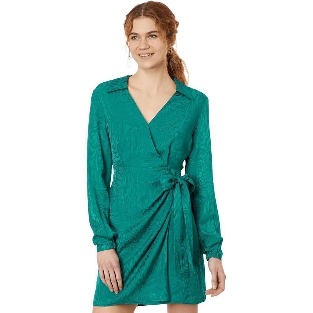 Lilly Pulitzer Evergreen Straight Fit with Surplice Neckline Nicolina Long Sleev